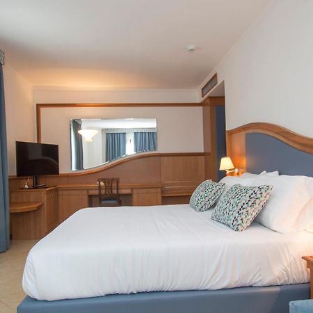 Hotel Centrale Сабаудиа Екстериор снимка