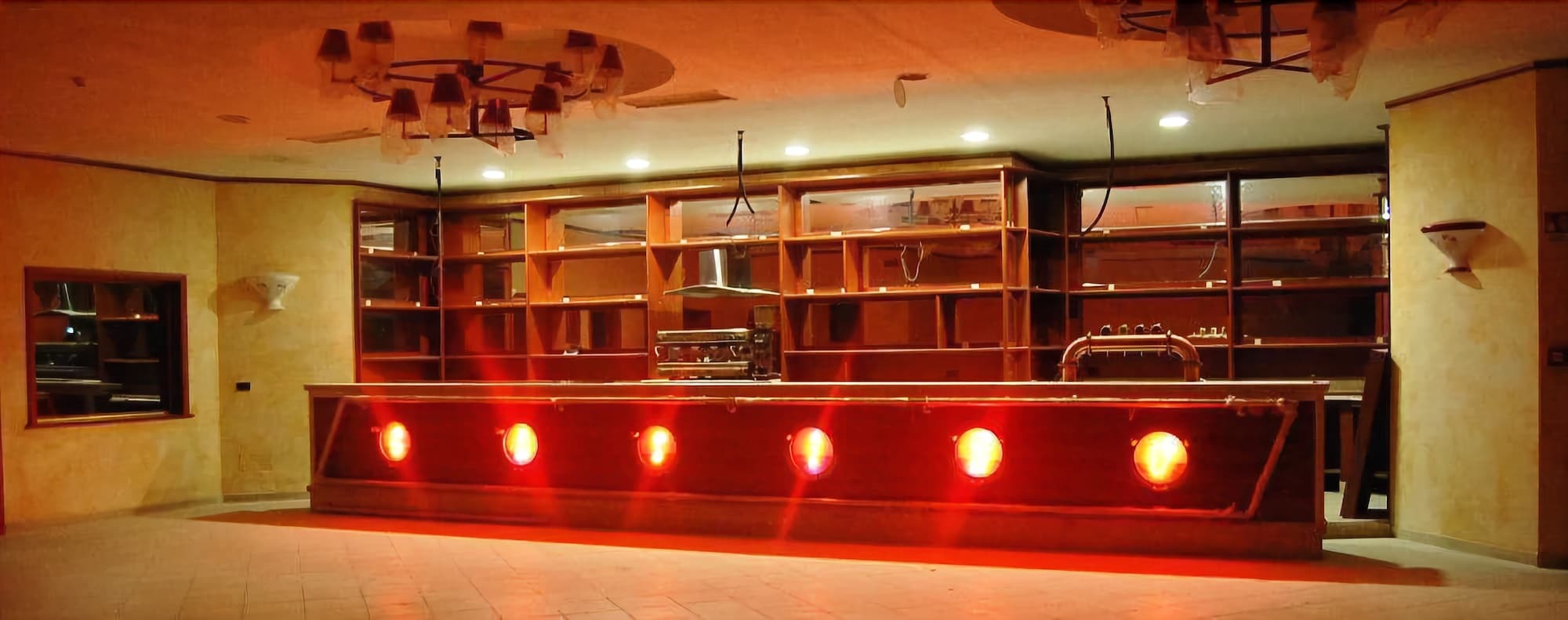 Hotel Centrale Сабаудиа Екстериор снимка