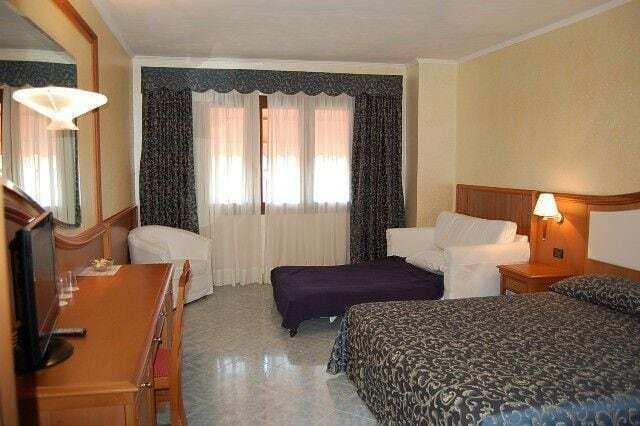 Hotel Centrale Сабаудиа Екстериор снимка